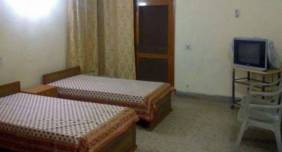 Anil Tandoon Guest House, Hyderabad 3